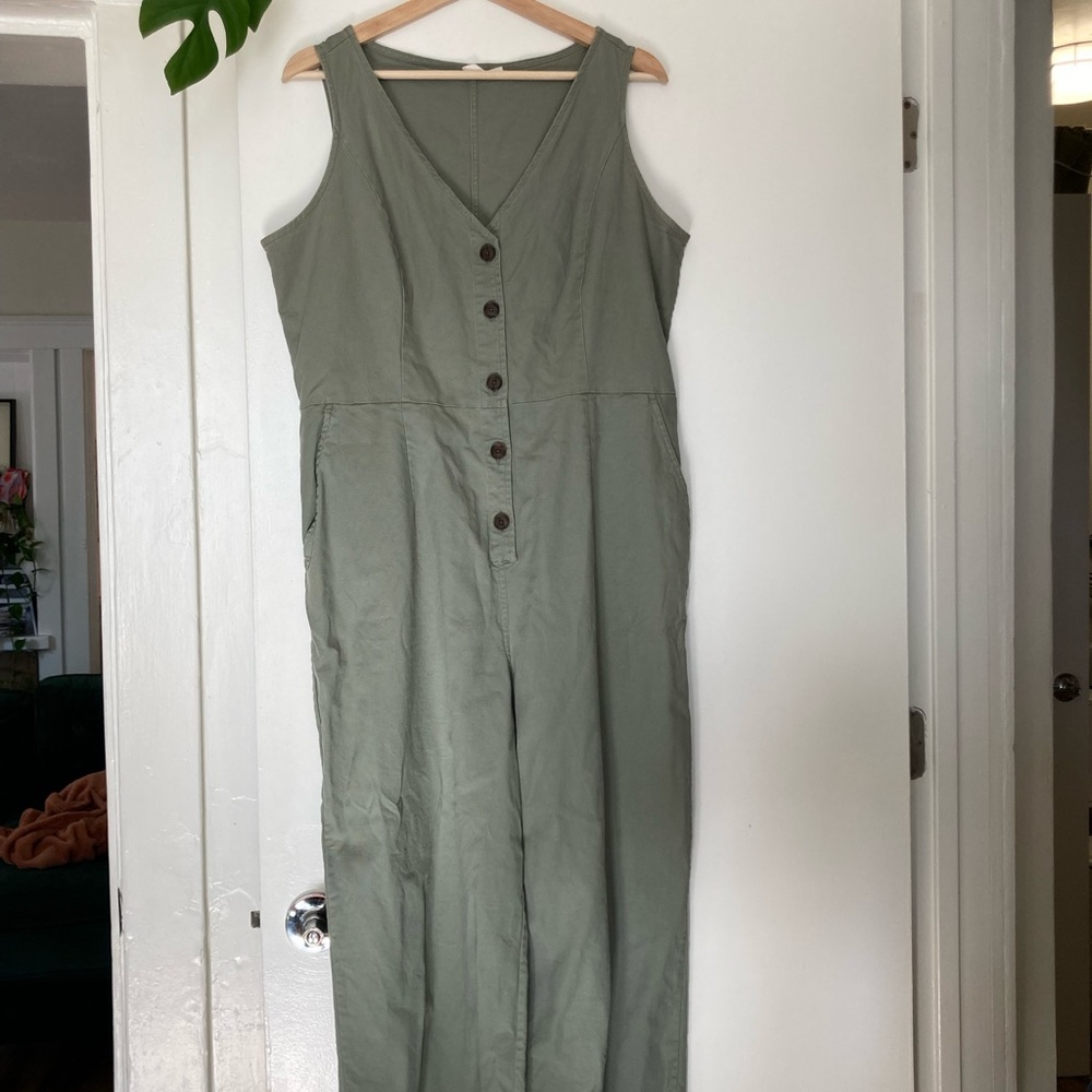 Gap green like new jumpsuit button up durable fabric size 14 petite